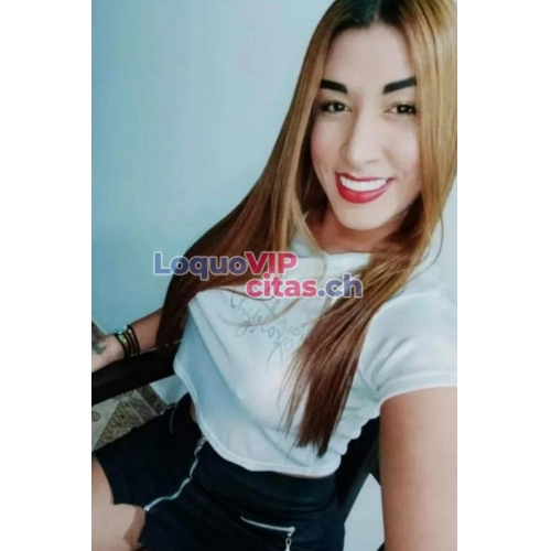 Laura muy alegre, conmigo cada momento vale la pena 1
