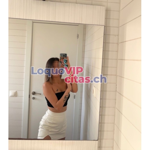 Lola chica latina con ganas de divertirse mucho 1