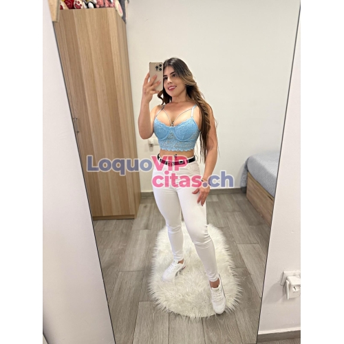 RUBIA DE BUENAS CADERAS EN GANDIA 100E SALIDAS 1
