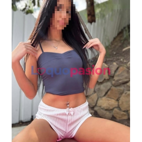 CRISTINA JOVEN SEVILLANA CON GANAS DE PASARLO BIEN 1